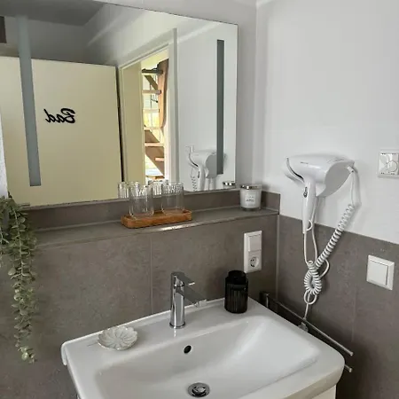 2 Einzelne Haeuser Nebeneinander Mit Garten! Neu