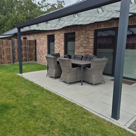 2 Einzelne Haeuser Nebeneinander Mit Garten! Neu Feriehus *