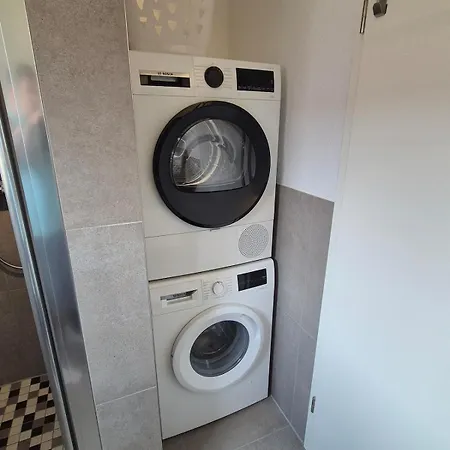 Feriehus 2 Einzelne Haeuser Nebeneinander Mit Garten! Neu *