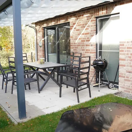 Feriehus 2 Einzelne Haeuser Nebeneinander Mit Garten! Neu
