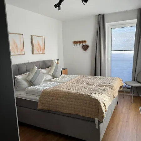 Feriehus 2 Einzelne Haeuser Nebeneinander Mit Garten! Neu *
